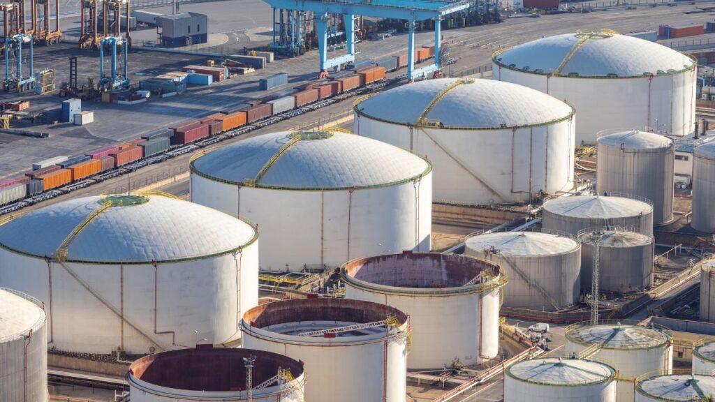 Industrial gas storage tanks used in the process of recycling and making CO2 useful by enaDyne.